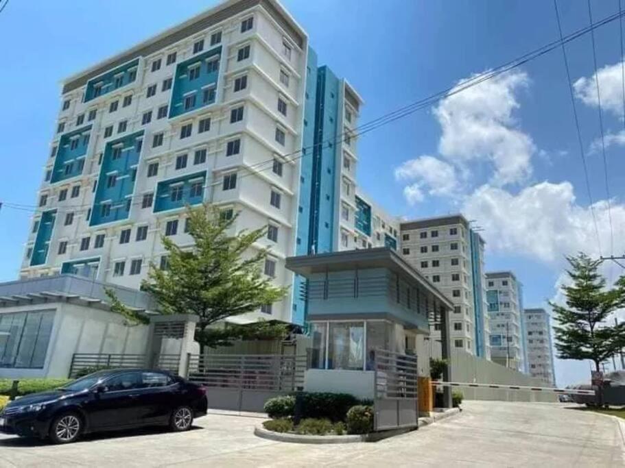 Spacious 2 Bedroom 42Sqm Condo Unit Iloilo City Eksteriør billede