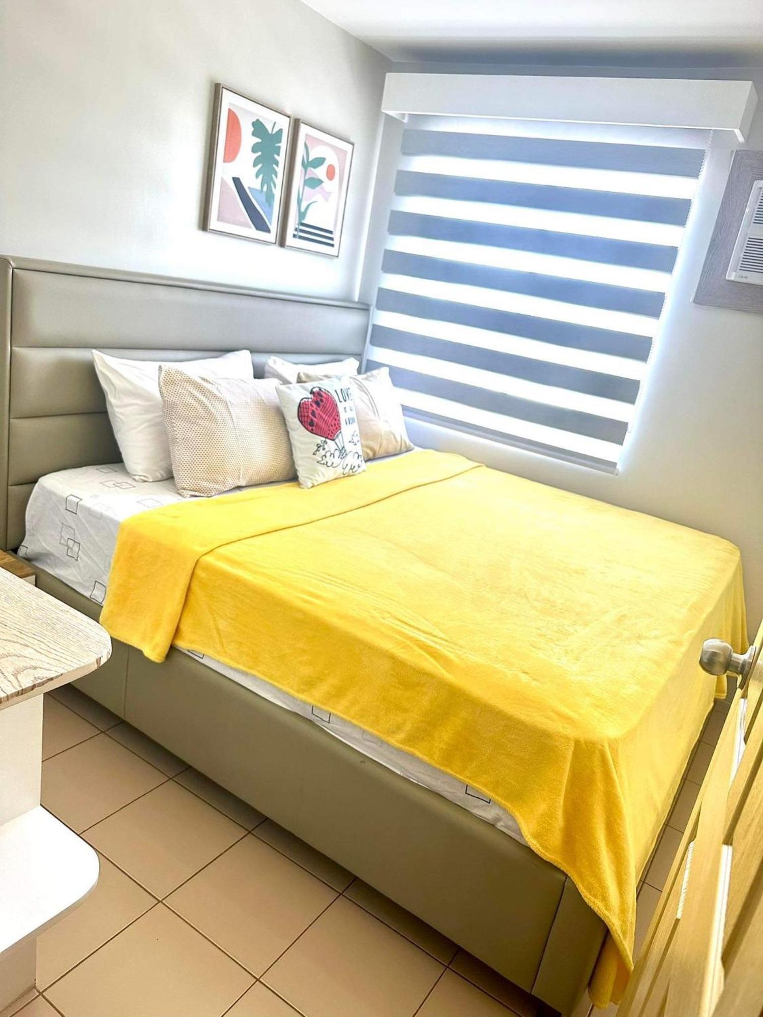 Spacious 2 Bedroom 42Sqm Condo Unit Iloilo City Eksteriør billede